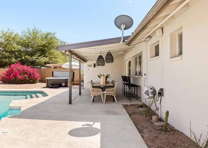 Luxe - Scott Desert In Holiday home *