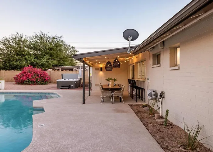 Luxe - Scott Desert In Holiday home *