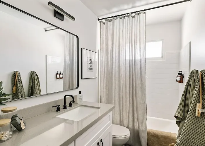 Luxe - Scott Desert In Holiday home *