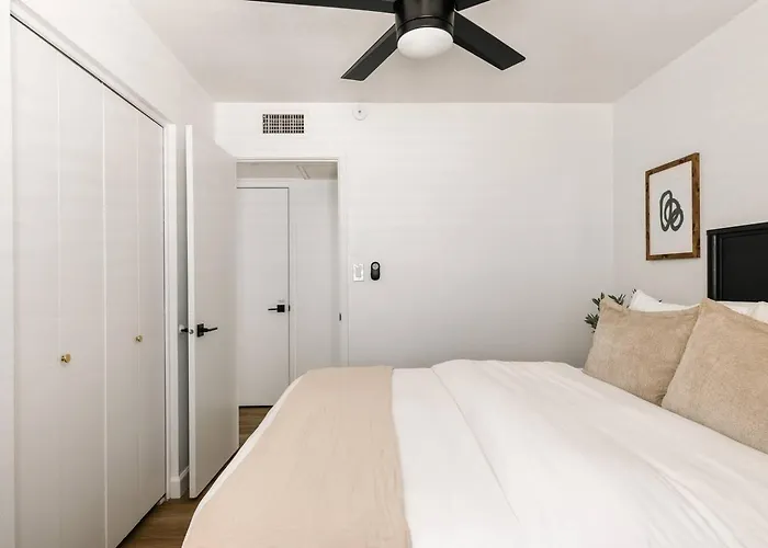 Luxe - Scott Desert In Holiday home *